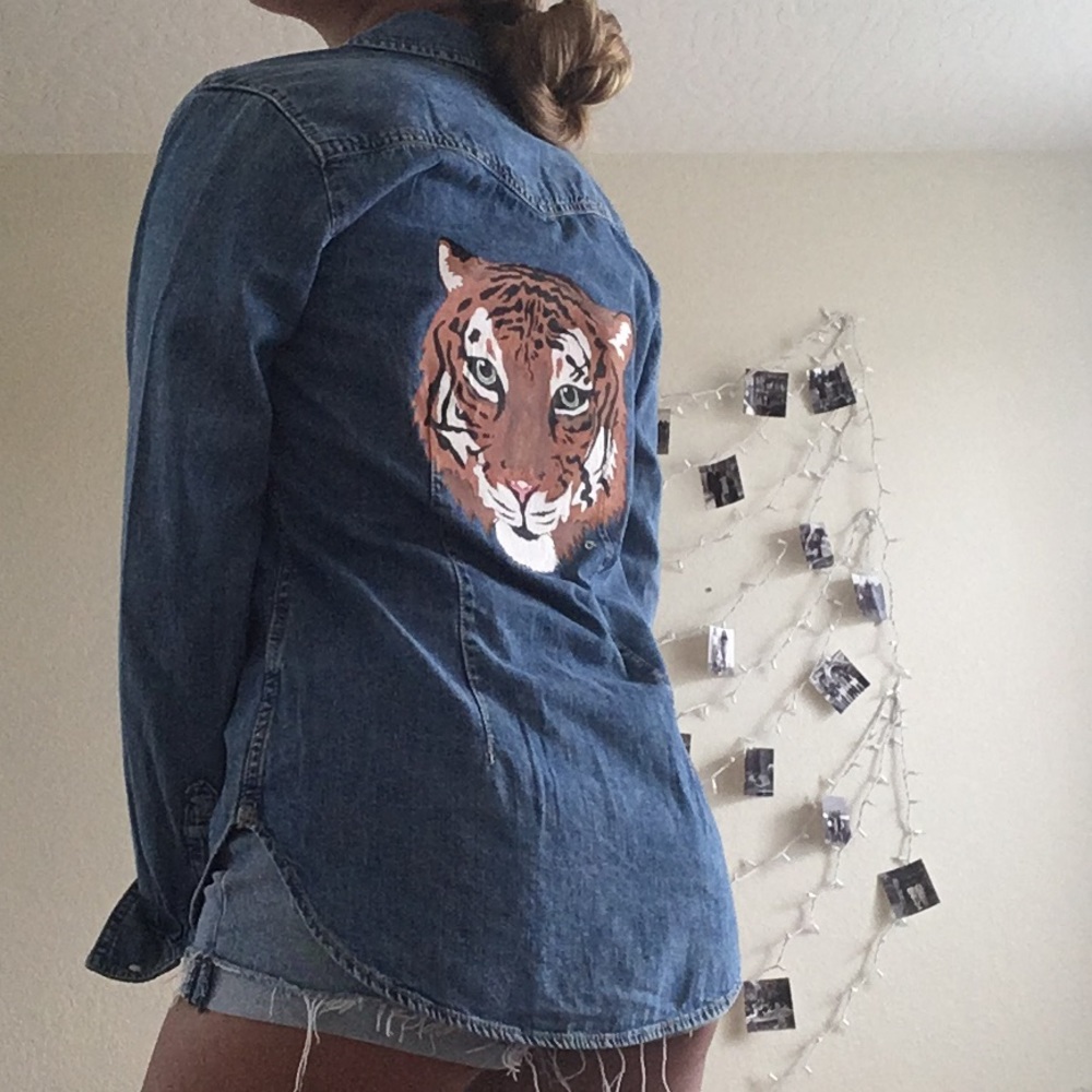 Custom Painted Tiger Jean Shirt Jacket - Picture 4 of 8